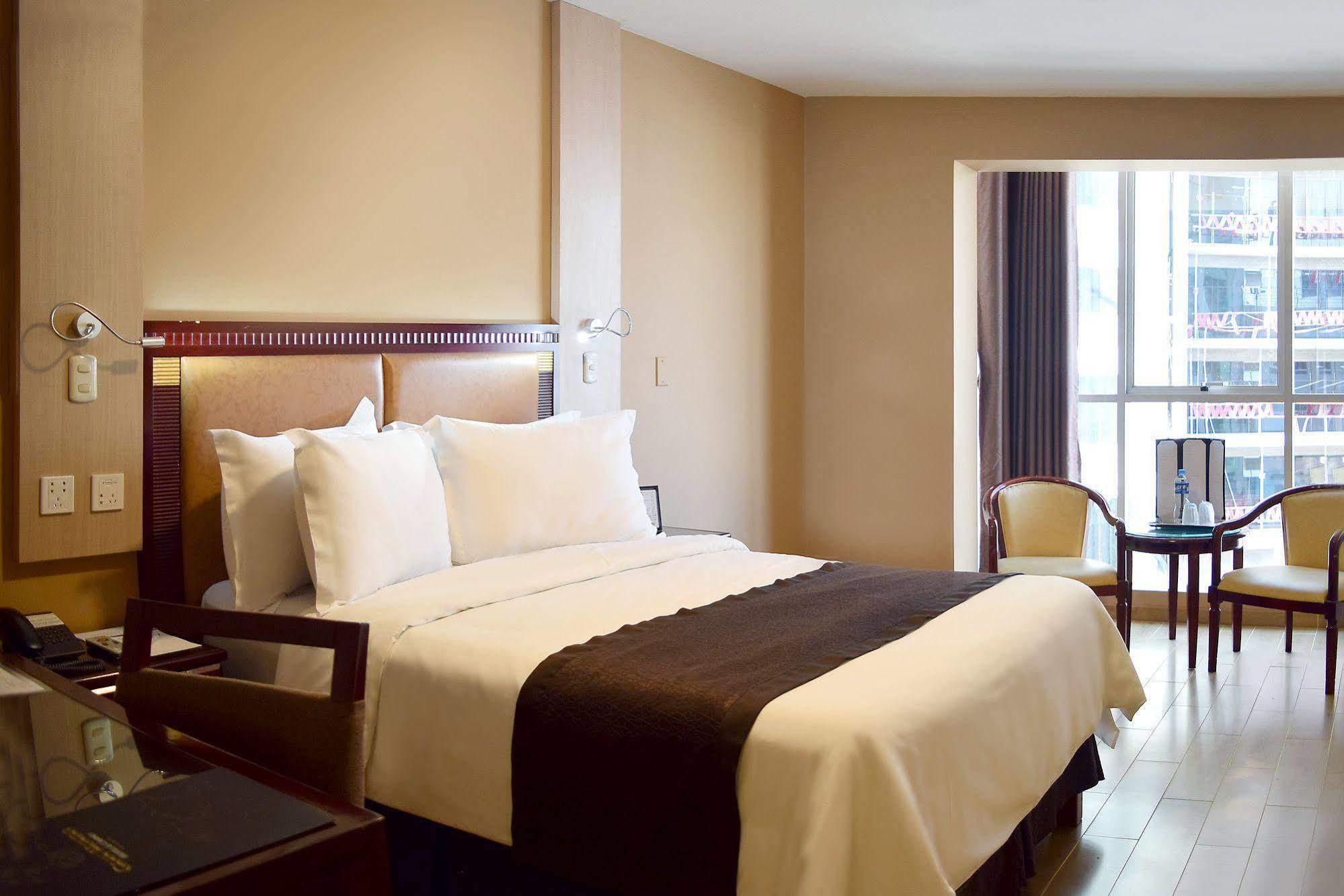 Gran Mundo Hotel & Suites Lima Exterior photo