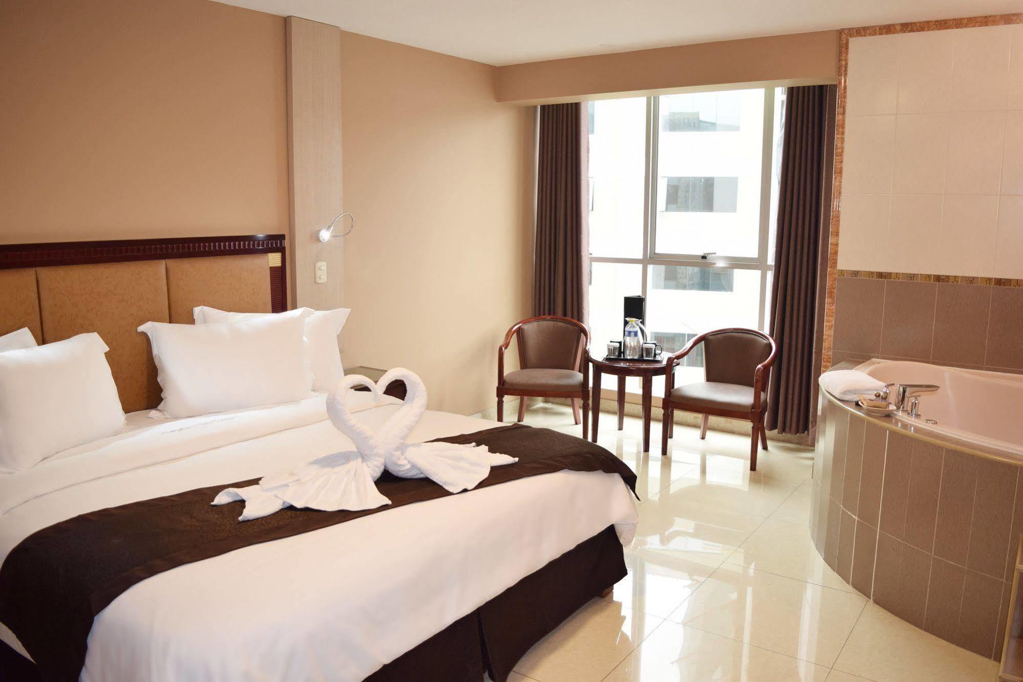 Gran Mundo Hotel & Suites Lima Exterior photo