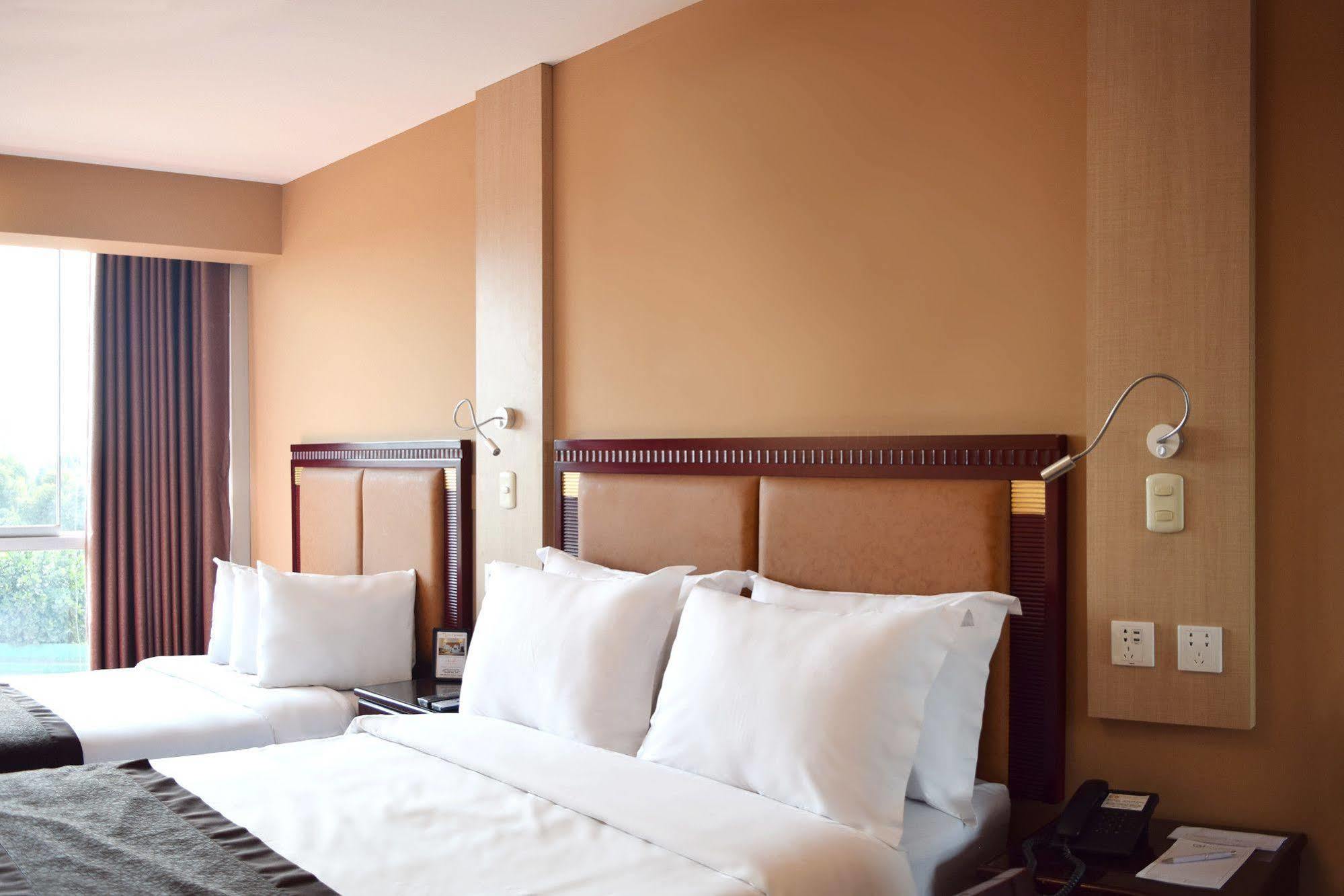 Gran Mundo Hotel & Suites Lima Exterior photo