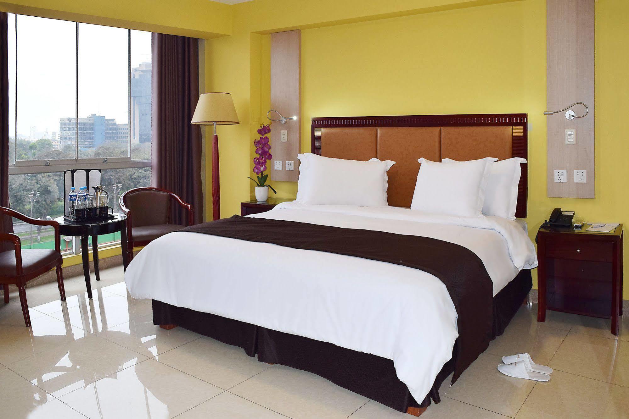 Gran Mundo Hotel & Suites Lima Exterior photo